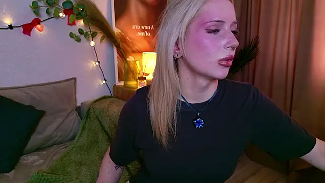 LumLue online show from March 2026 01:16:02 PM