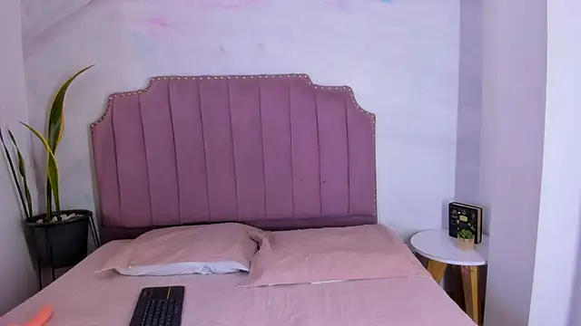 alina-leon online show from March 2026 12:56:01 PM