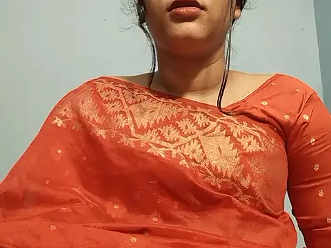 Emma 4433 online show from April 2026 05:28:02 PM