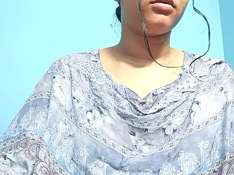 Emma 4433 online show from April 2026 05:14:02 PM