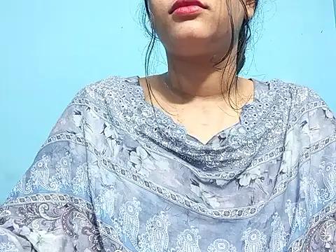 Emma 4433 online show from April 2026 05:03:01 PM