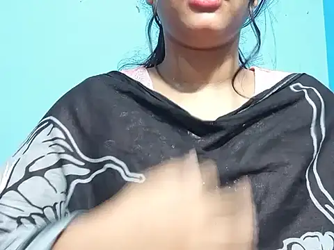 Emma 4433 online show from April 2026 09:29:01 PM