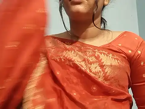 Emma 4433 online show from April 2026 07:58:02 PM