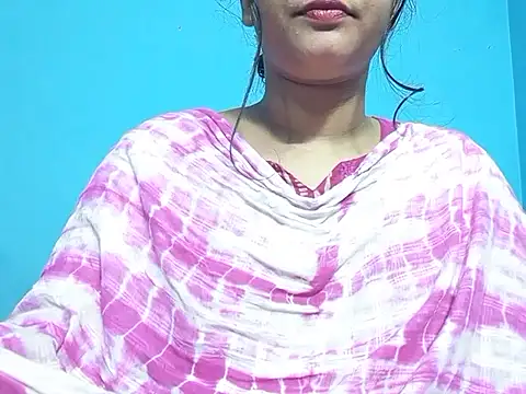 Emma 4433 online show from April 2026 05:49:02 PM