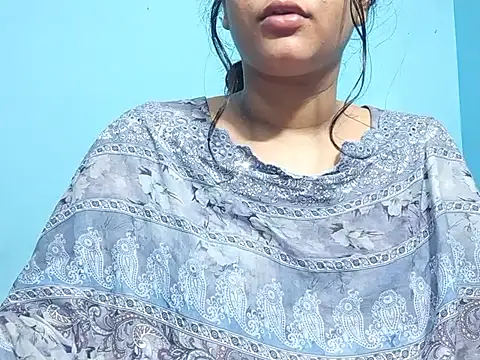 Emma 4433 online show from April 2026 05:40:01 PM