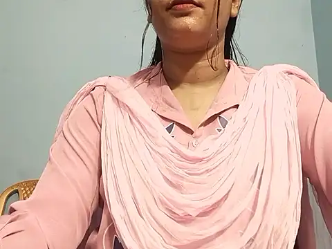 Emma 4433 online show from April 2026 06:03:02 PM