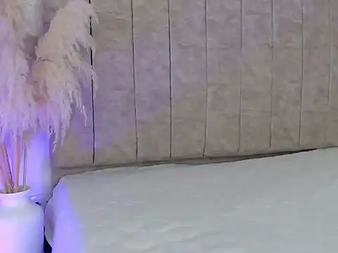 Snapshot of Lucyhunter chatting on April 2026 11:02:01 AM Lucyhunter online show from April 2026 11:02:01 AM