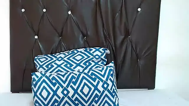 Thickleex22 online show from May 2026 07:15:02 AM