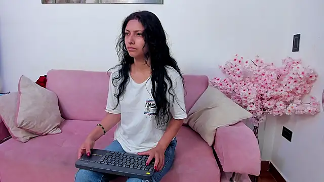 Tamar4 f00x online show from May 2026 01:06:01 PM