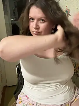 Nenssy555 online show from April 2026 07:53:01 PM