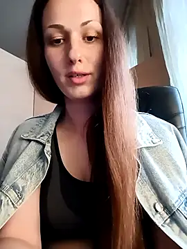 LunaCrystall online show from April 2026 04:13:01 PM