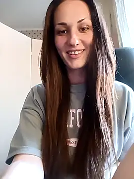 LunaCrystall online show from May 2026 04:11:02 PM