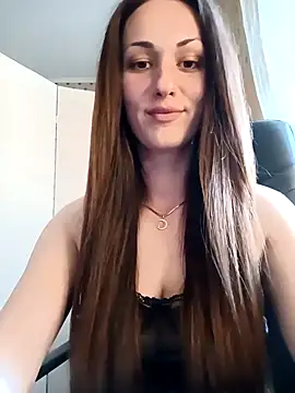 LunaCrystall online show from May 2026 03:59:02 PM