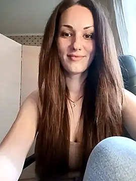 LunaCrystall online show from May 2026 04:21:01 PM