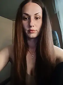 LunaCrystall online show from May 2026 03:53:02 PM