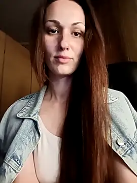 LunaCrystall online show from April 2026 06:14:02 PM