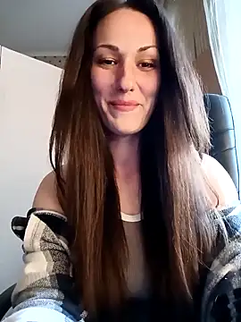 LunaCrystall online show from April 2026 03:59:02 PM