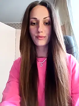 LunaCrystall online show from April 2026 03:18:01 PM