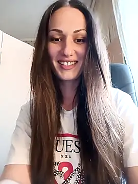 LunaCrystall online show from April 2026 03:38:01 PM