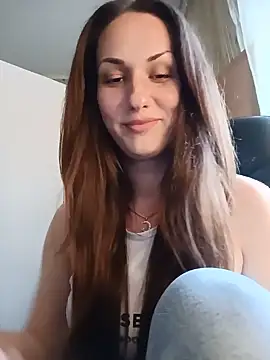 LunaCrystall online show from May 2026 03:41:02 PM