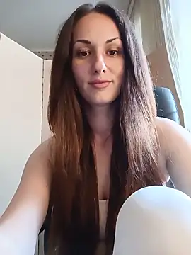 LunaCrystall online show from June 2026 04:04:02 PM