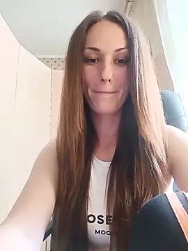 LunaCrystall online show from May 2026 02:12:01 PM