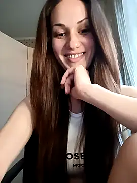 LunaCrystall online show from May 2026 04:20:02 PM