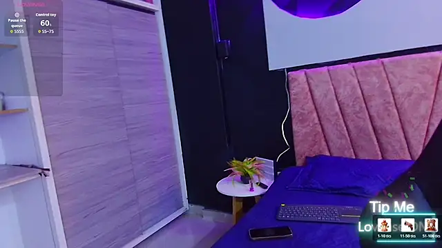 scarlettt  joness online show from April 2026 02:46:02 AM