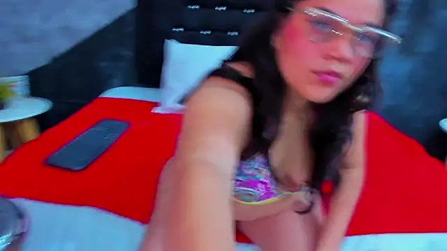 scarlettt  joness online show from March 2026 12:43:01 PM