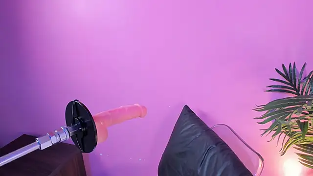 Lia owenss online show from April 2026 07:06:02 PM