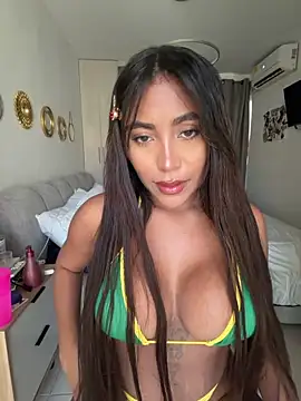 Snapshot of SaraValentina11 chatting on April 2026 06:05:01 PM SaraValentina11 online show from April 2026 06:05:01 PM