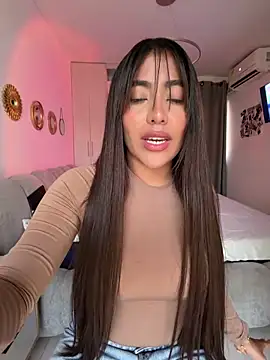 Snapshot of SaraValentina11 chatting on March 2026 04:28:02 PM SaraValentina11 online show from March 2026 04:28:02 PM