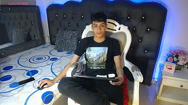 Jeremias1  online show from March 2026 11:48:02 AM