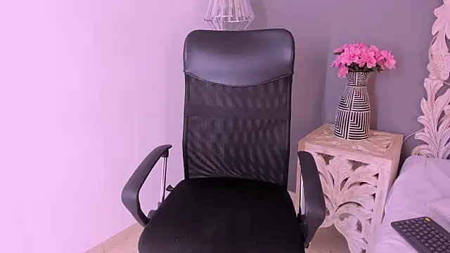 LucianaBlanco  online show from June 2026 01:32:01 PM