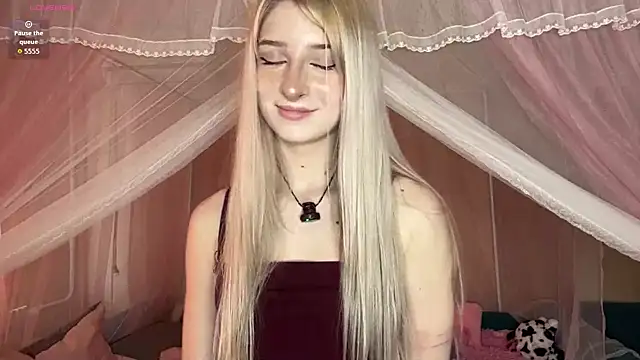 OnlyEva1 online show from May 2026 09:28:02 AM