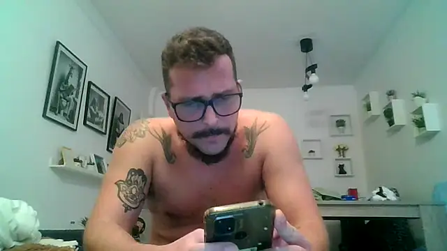 yanick931 online show from April 2026 12:36:01 AM