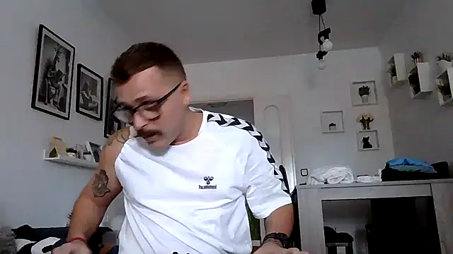 yanick931 online show from April 2026 10:44:02 AM