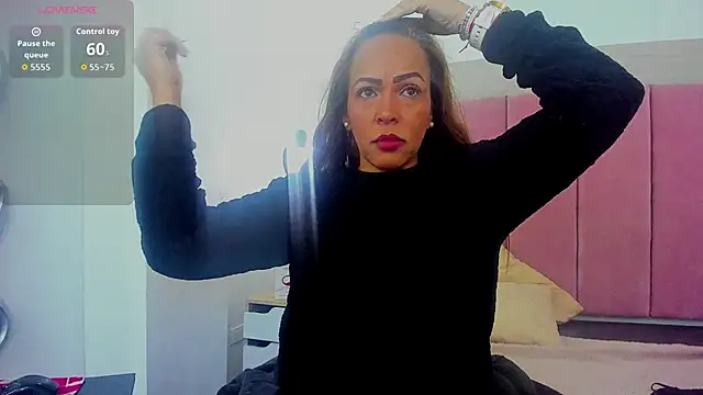 Helenn Moore online show from June 2026 12:13:01 PM