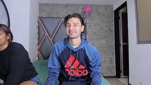 Snapshot of Wolf_Kitty chatting on April 2026 11:22:02 AM Wolf Kitty online show from April 2026 11:22:02 AM