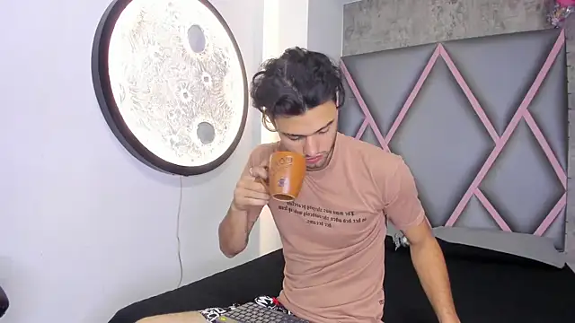 Snapshot of Wolf_Kitty chatting on April 2026 11:34:01 AM Wolf Kitty online show from April 2026 11:34:01 AM