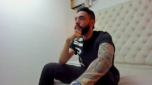 JEAN LEWIS2 online show from April 2026 07:31:01 PM