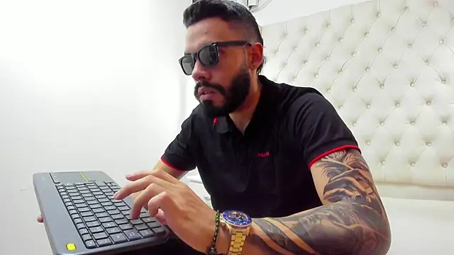 JEAN LEWIS2 online show from April 2026 08:15:02 PM