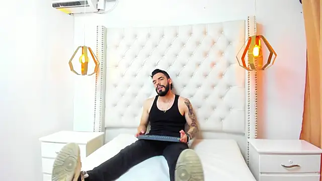 JEAN LEWIS2 online show from April 2026 07:38:02 PM