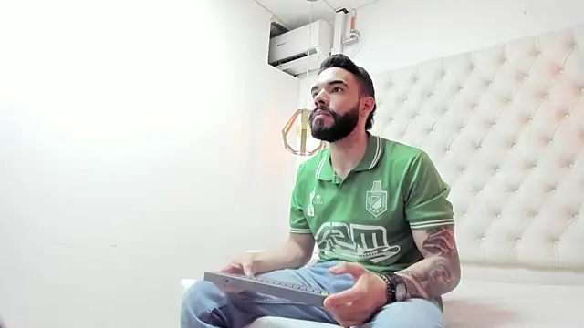 JEAN LEWIS2 online show from April 2026 07:17:01 PM