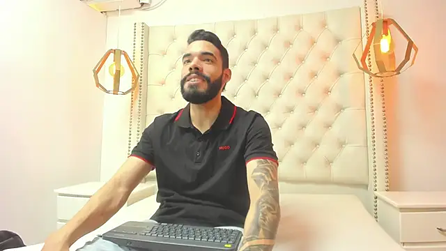 JEAN LEWIS2 online show from April 2026 07:31:01 PM