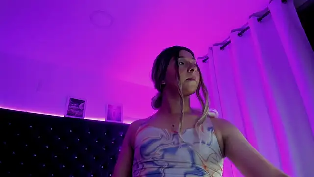 BellaRoge online show from April 2026 04:19:01 AM