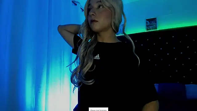 Snapshot of BellaRoge chatting on June 2026 04:45:02 AM BellaRoge online show from June 2026 04:45:02 AM