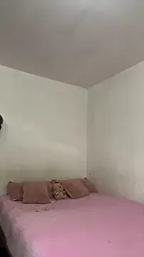 sylphiee  online show from April 2026 05:08:01 PM