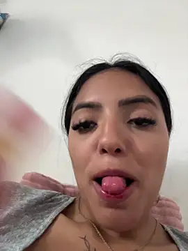 sylphiee  online show from March 2026 05:22:02 PM