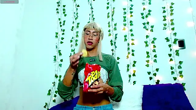 Andrea Nx online show from April 2026 06:42:01 PM